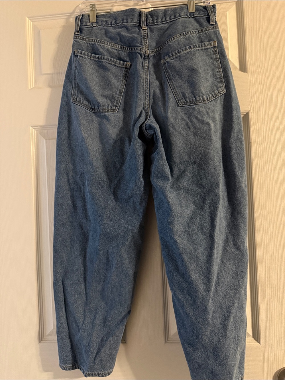 Classic High-Rise Blue Balloon Style Women’s Jeans - Picture 2 of 3